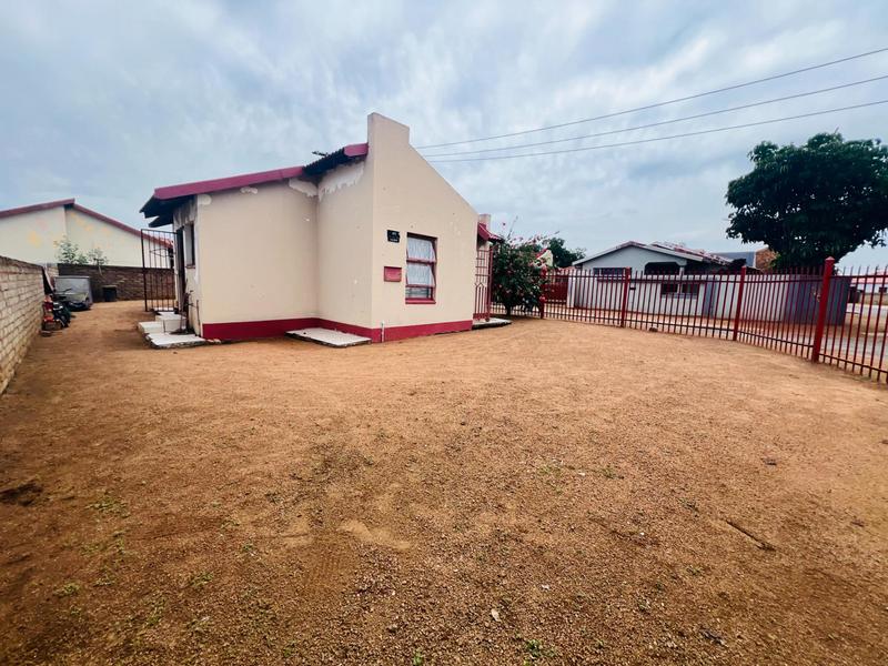 2 Bedroom Property for Sale in Lebanon North West